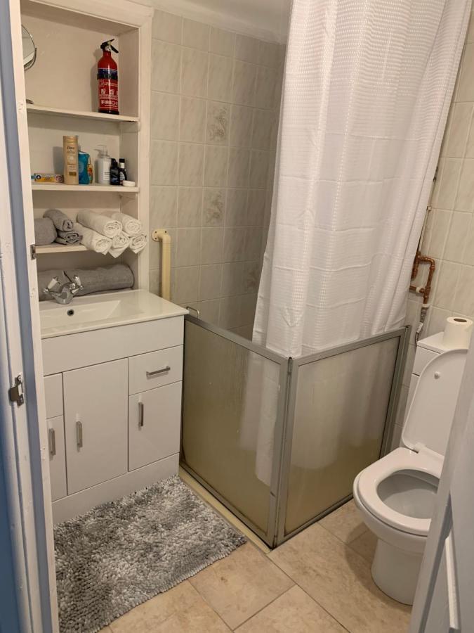 Debbie'S Digs Hotel Ашфорд Екстериор снимка