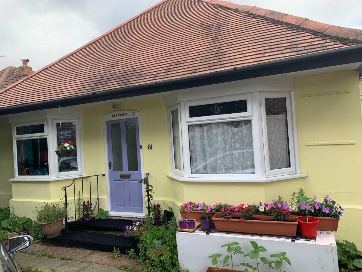 Debbie'S Digs Hotel Ашфорд Екстериор снимка
